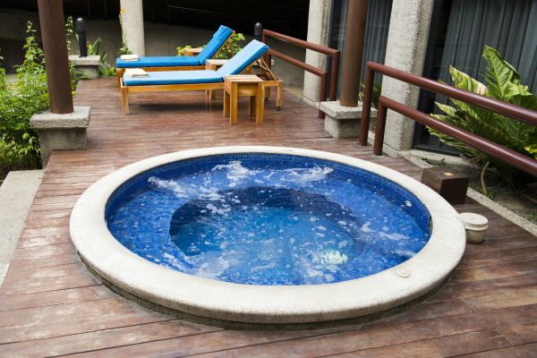 Cost of Hot Tub Deck Construction in Sacramento